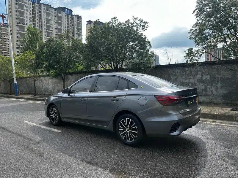 Roewe i5 2021 1.5L CVT Platinum Edition — миниатюра 4