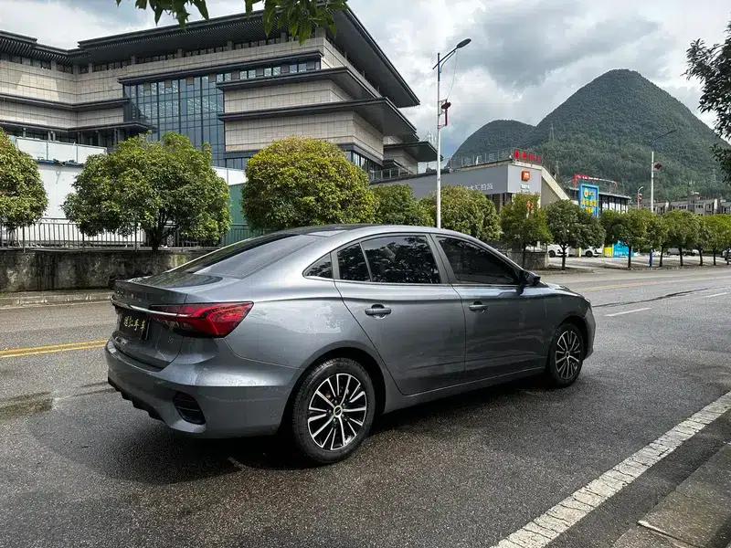 Roewe i5 2021 1.5L CVT Platinum Edition — миниатюра 6