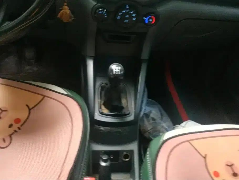 EcoSport 2013 1.5L Manual Comfort Model — миниатюра 16