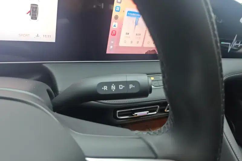 Roewe D7 DMH 2025 125 World Champion Edition — миниатюра 15