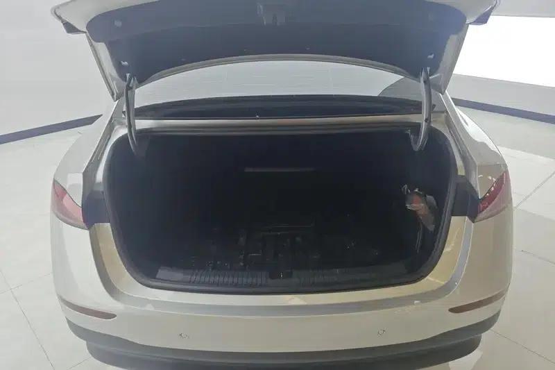 Roewe D7 DMH 2025 125 World Champion Edition — миниатюра 17