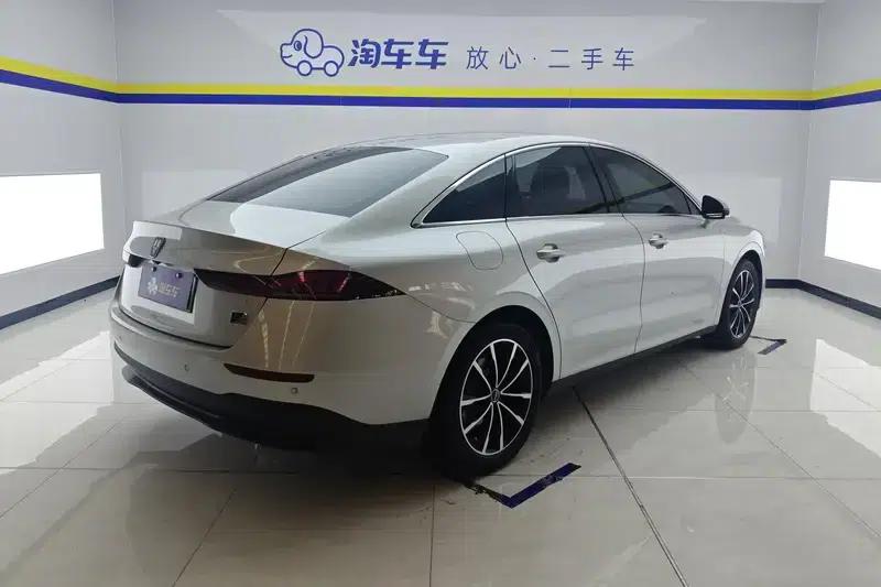 Roewe D7 DMH 2025 125 World Champion Edition — миниатюра 3