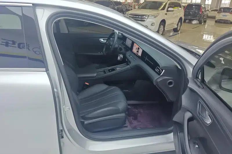 Roewe D7 DMH 2025 125 World Champion Edition — миниатюра 7