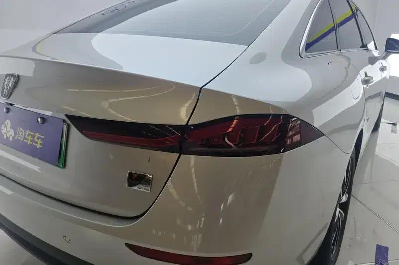 Roewe D7 DMH 2025 125 World Champion Edition — миниатюра 8