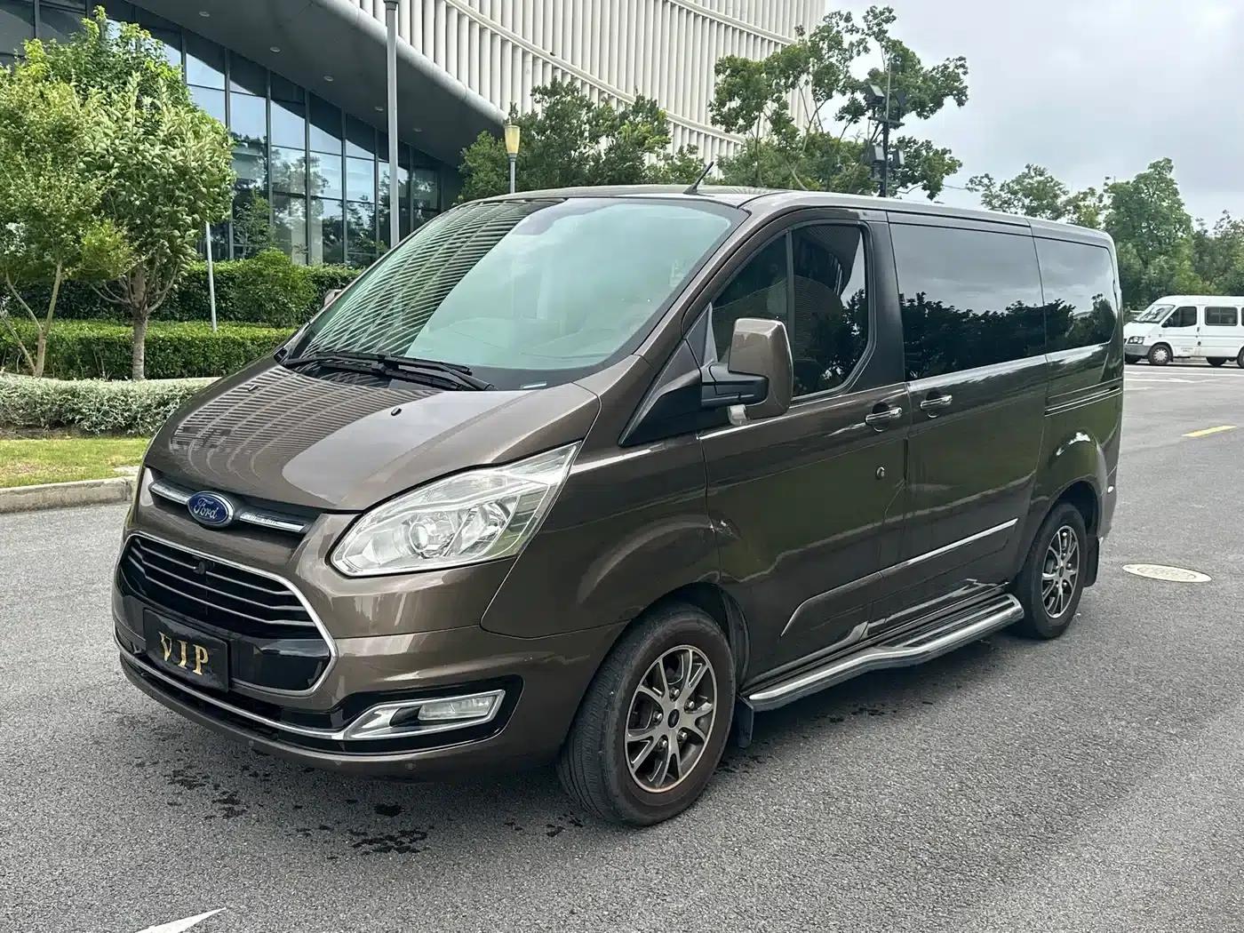 Tourneo 2017 2.0T Automatic Elite Edition — миниатюра 1