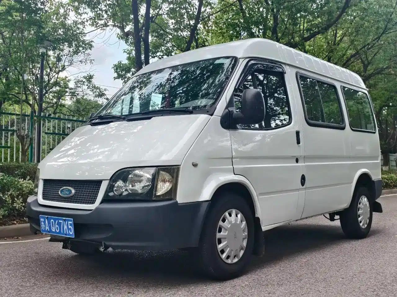 Classic Ford Transit 2016 2.8T Diesel Short Wheelbase 6-Seat Mid-Roof Multi-Purpose Vehicle JX493ZLQ4 — миниатюра 1