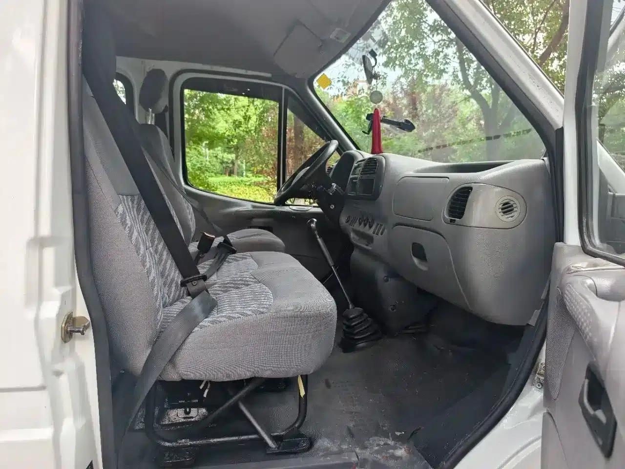Classic Ford Transit 2016 2.8T Diesel Short Wheelbase 6-Seat Mid-Roof Multi-Purpose Vehicle JX493ZLQ4 — миниатюра 12