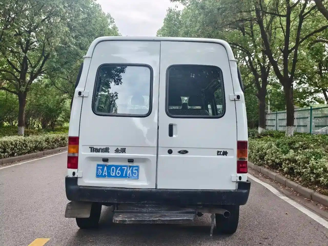 Classic Ford Transit 2016 2.8T Diesel Short Wheelbase 6-Seat Mid-Roof Multi-Purpose Vehicle JX493ZLQ4 — миниатюра 3