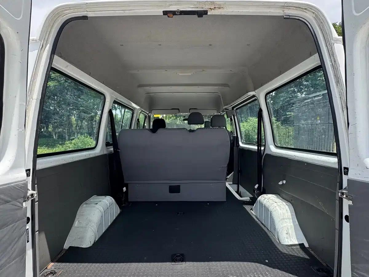 Classic Ford Transit 2016 2.8T Diesel Short Wheelbase 6-Seat Mid-Roof Multi-Purpose Vehicle JX493ZLQ4 — миниатюра 10