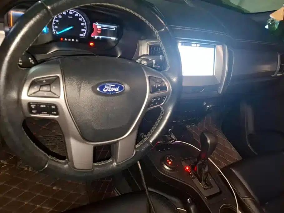 2017 Ford Everest 2.0T Gasoline Automatic 4WD Luxury Edition 5-Seater — миниатюра 12