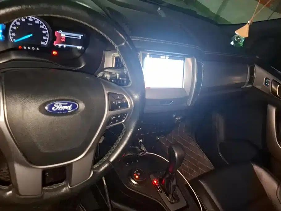 2017 Ford Everest 2.0T Gasoline Automatic 4WD Luxury Edition 5-Seater — миниатюра 13