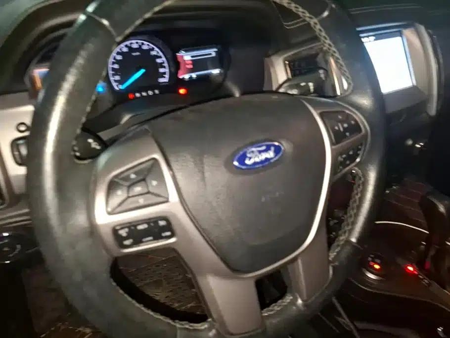 2017 Ford Everest 2.0T Gasoline Automatic 4WD Luxury Edition 5-Seater — миниатюра 15