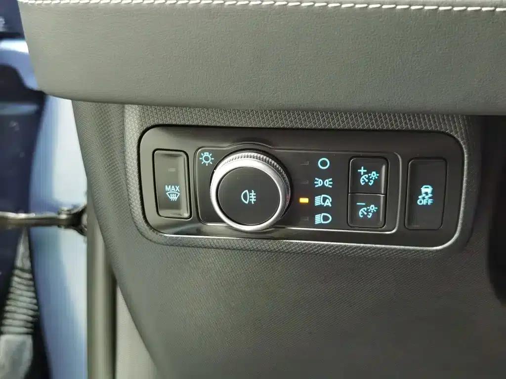 Ford eCar 2021 Model X Unlimited Rear-Wheel Drive Luxury Edition (Long Range) — миниатюра 21