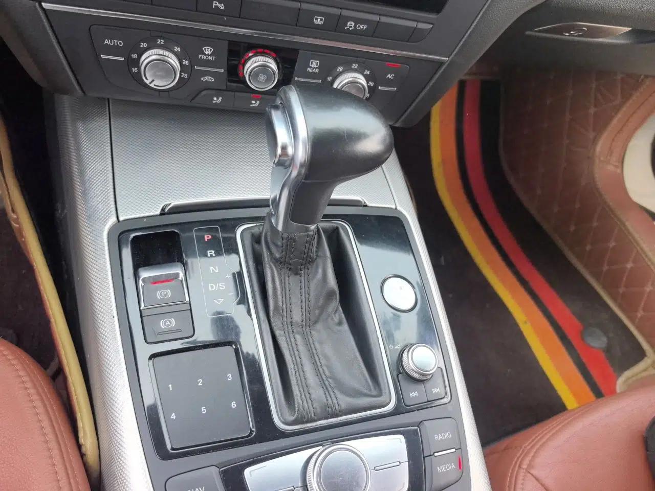 Audi A6L 2012 TFSI Standard Model — миниатюра 14