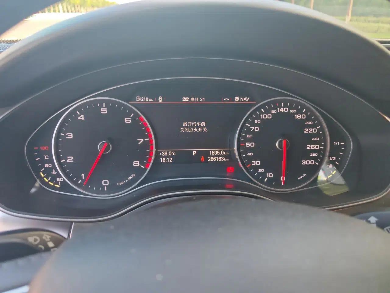Audi A6L 2012 TFSI Standard Model — миниатюра 11