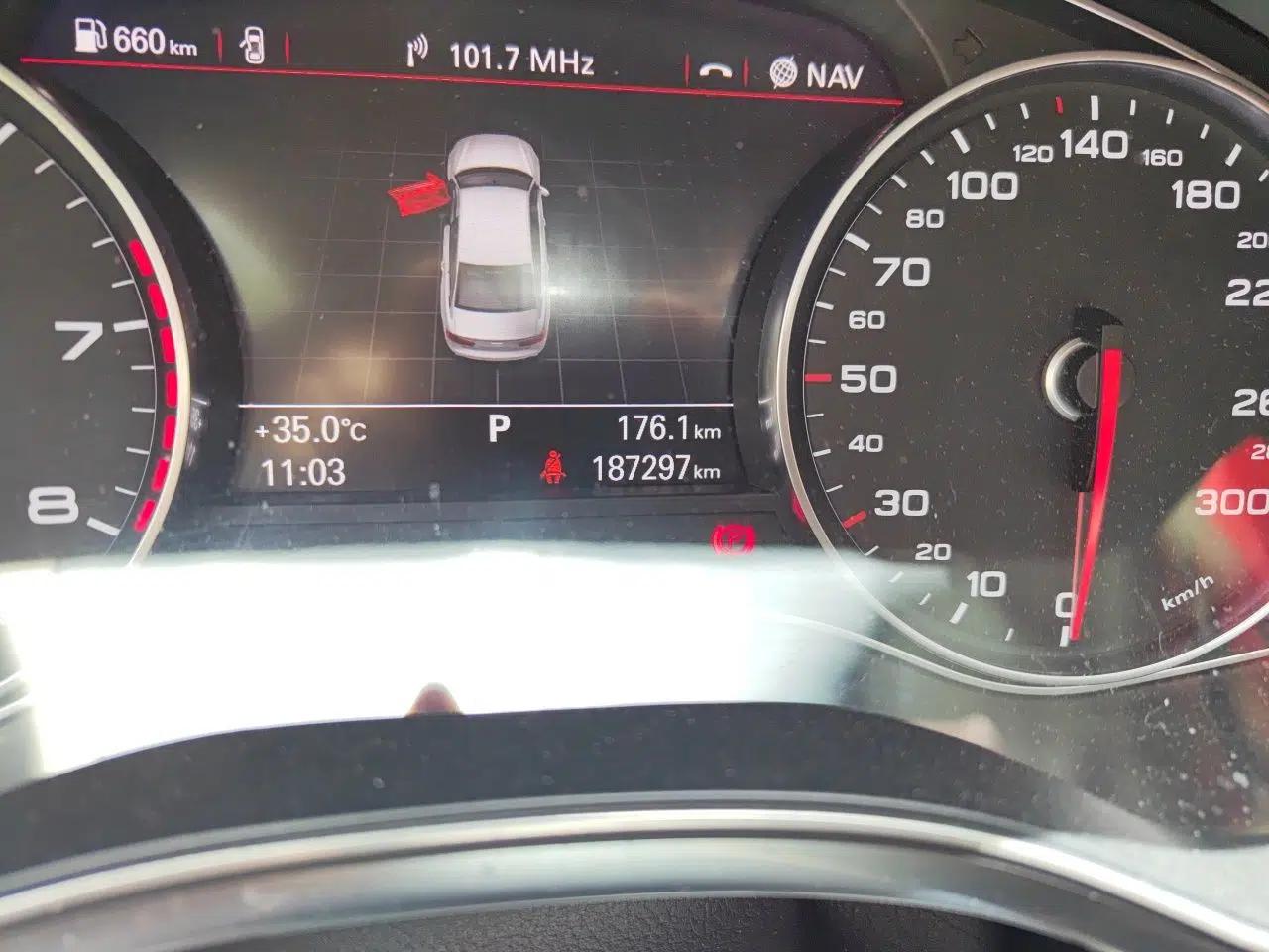Audi A6L 2018 30th Anniversary Edition TFSI Trendy Model — миниатюра 12
