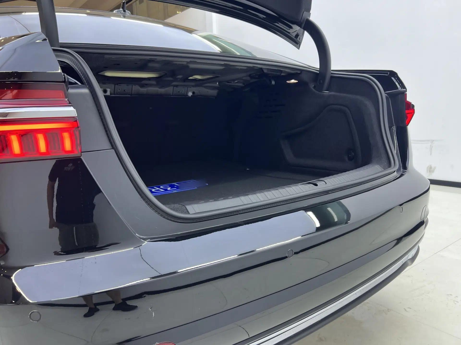 Audi A6L 2023 Revised 45 TFSI Prestige Elegant Edition — миниатюра 19