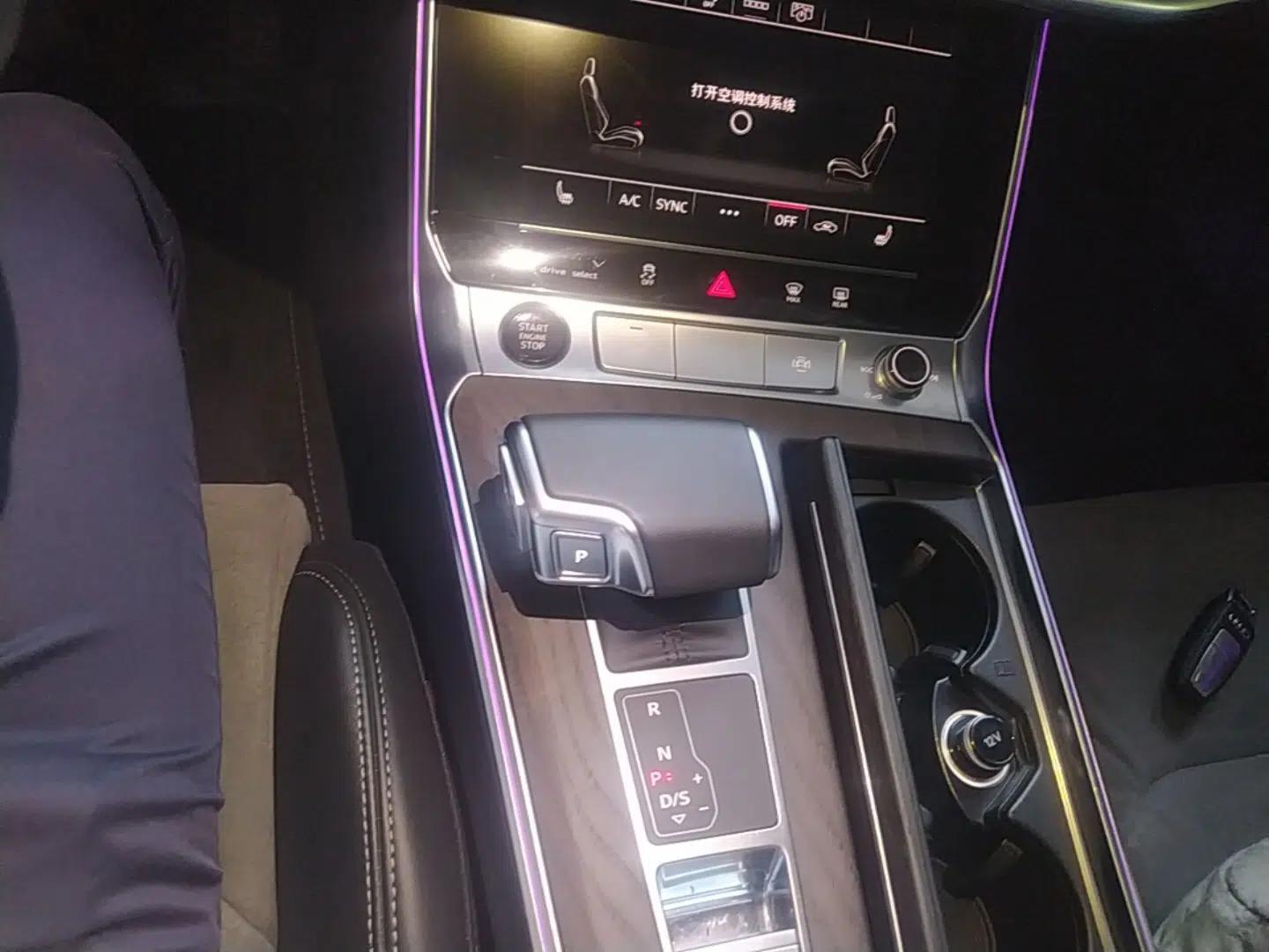 Audi A6L 2023 Revised Edition 45 TFSI quattro Prestige Dynamic Version — миниатюра 21