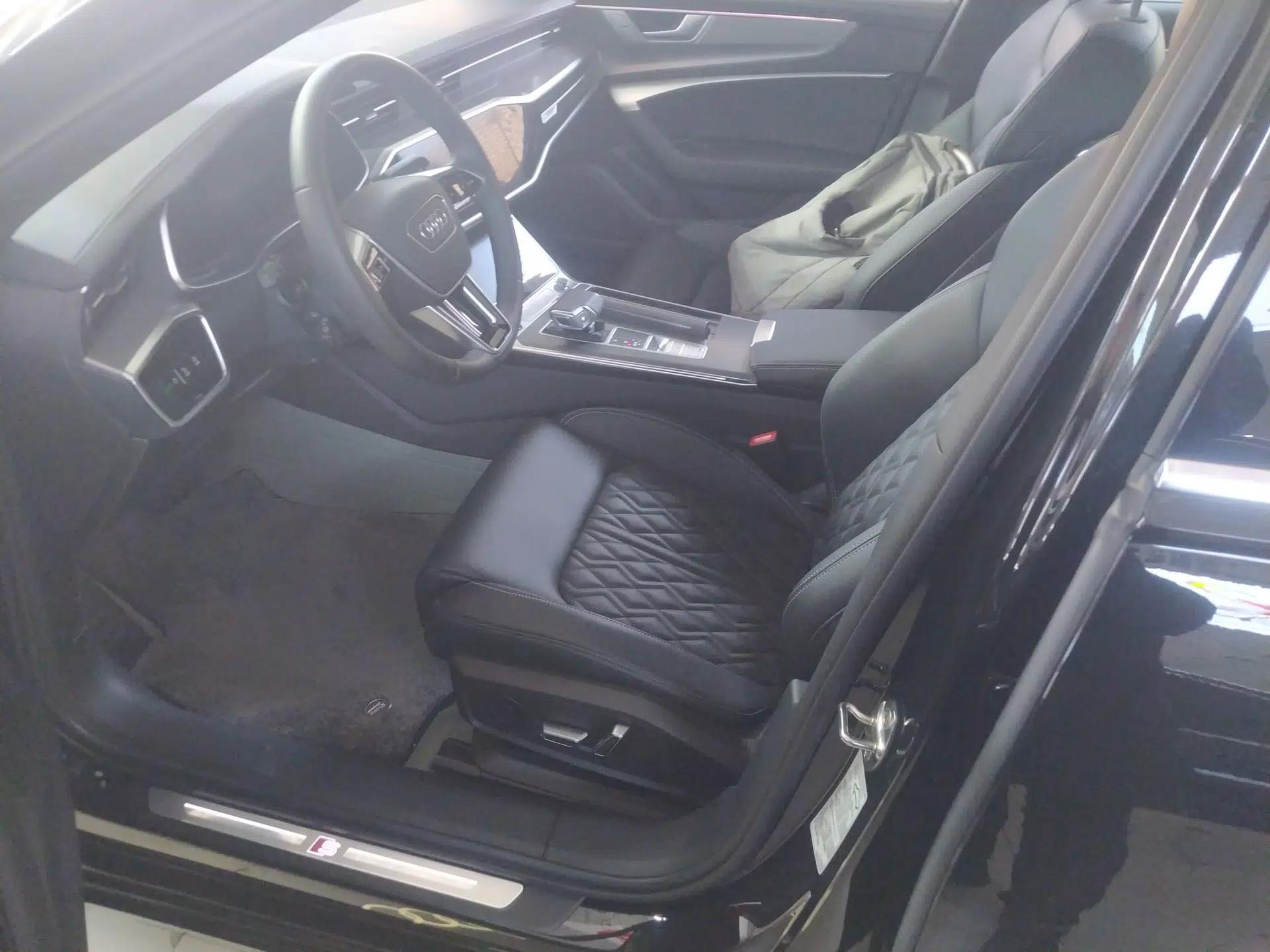 Audi A6L 2025 Revised 45 TFSI Prestige Dynamic Edition — миниатюра 21