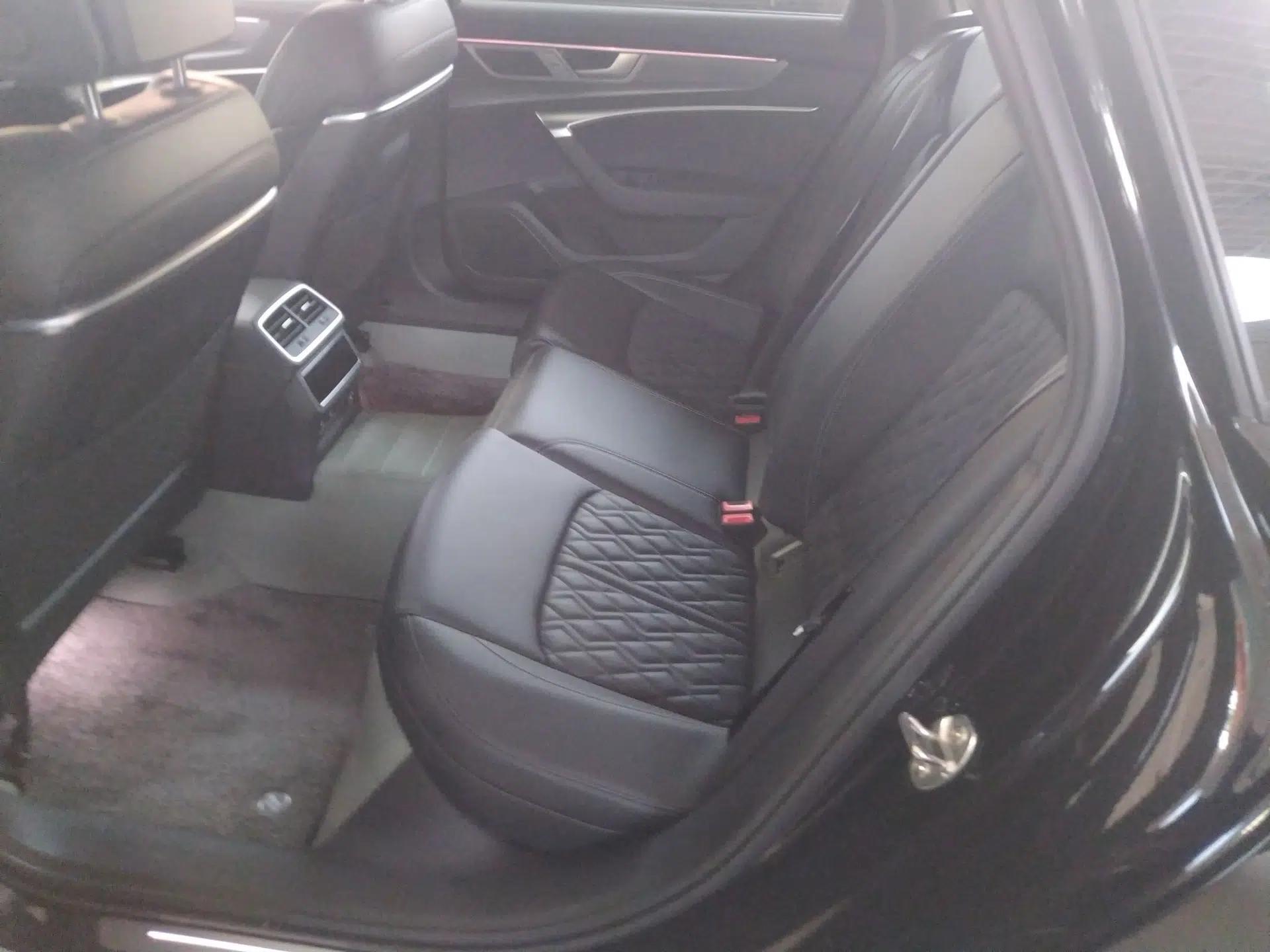 Audi A6L 2025 Revised 45 TFSI Prestige Dynamic Edition — миниатюра 24