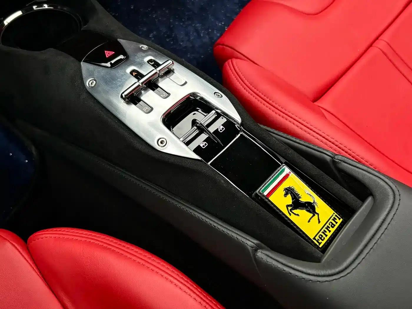 SF90 2021 3.9T V8 Spider — миниатюра 3