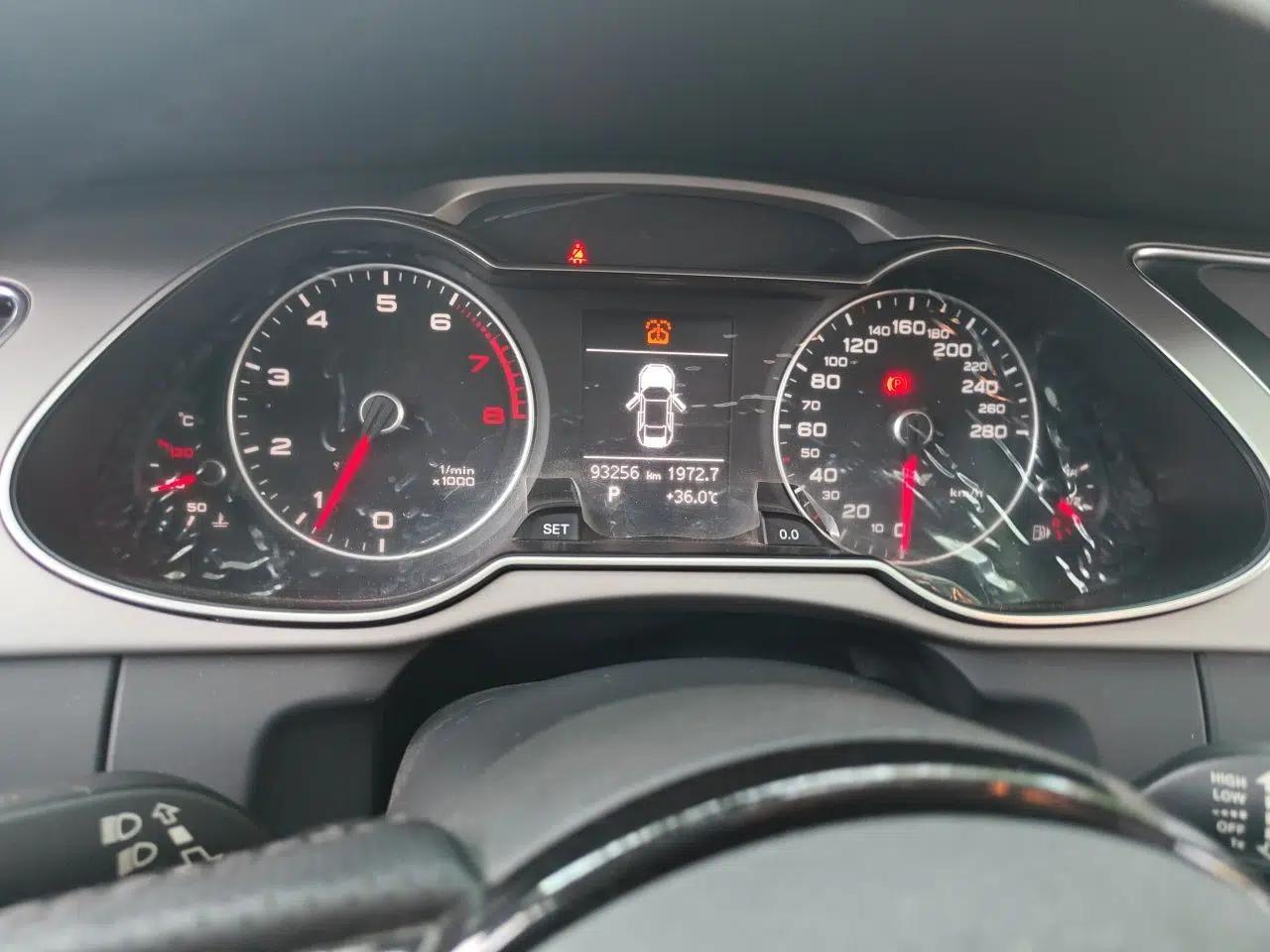 Audi A4L 2016 35 TFSI Collector's Edition Automatic Standard Model — миниатюра 11