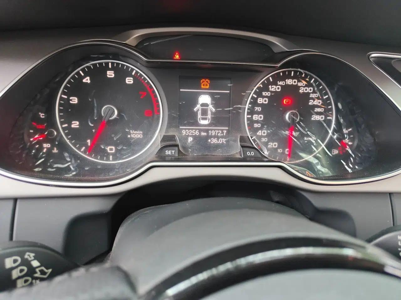 Audi A4L 2016 35 TFSI Collector's Edition Automatic Standard Model — миниатюра 12