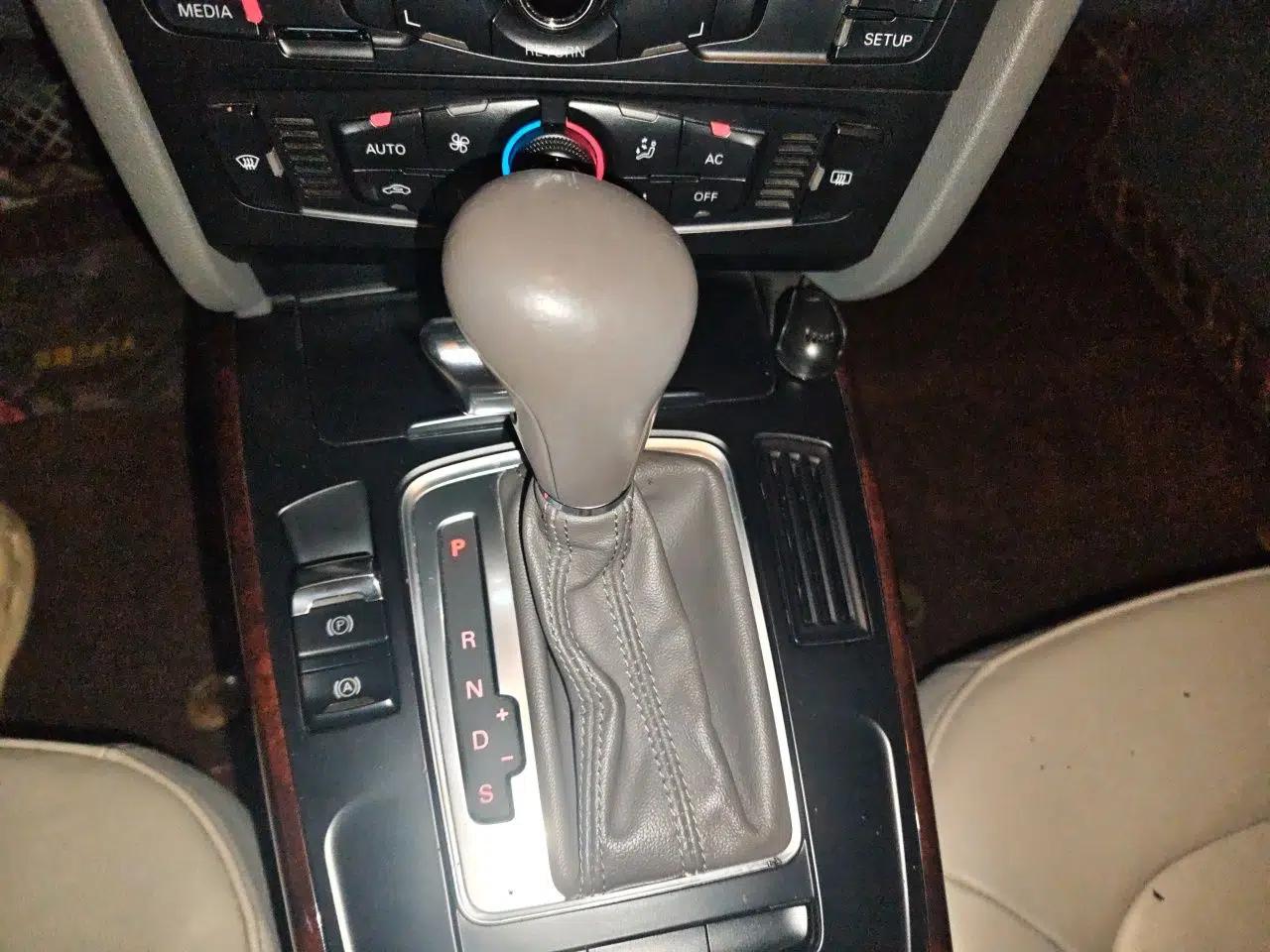 Audi A4L 2012 2.0 TFSI automatic Comfort trim level — миниатюра 14