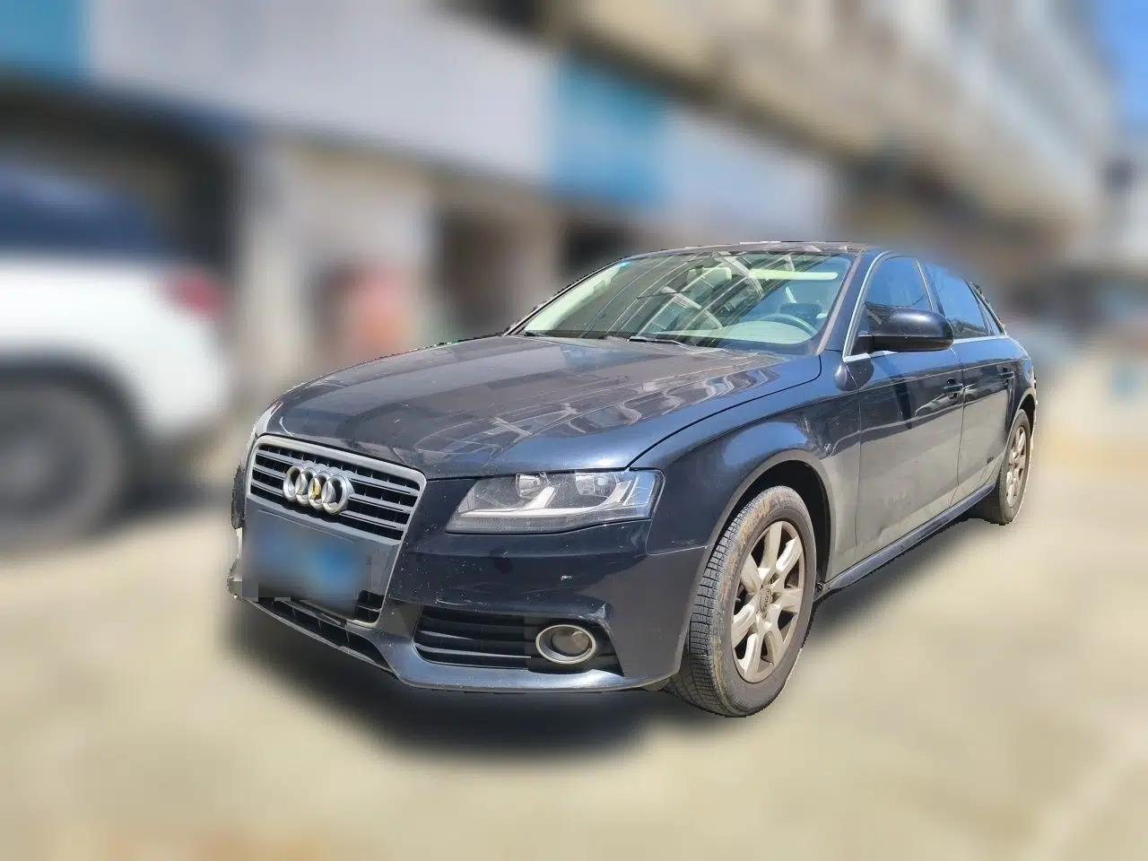 Audi A4L 2012 1.8 TFSI Manual Comfort Model — миниатюра 1