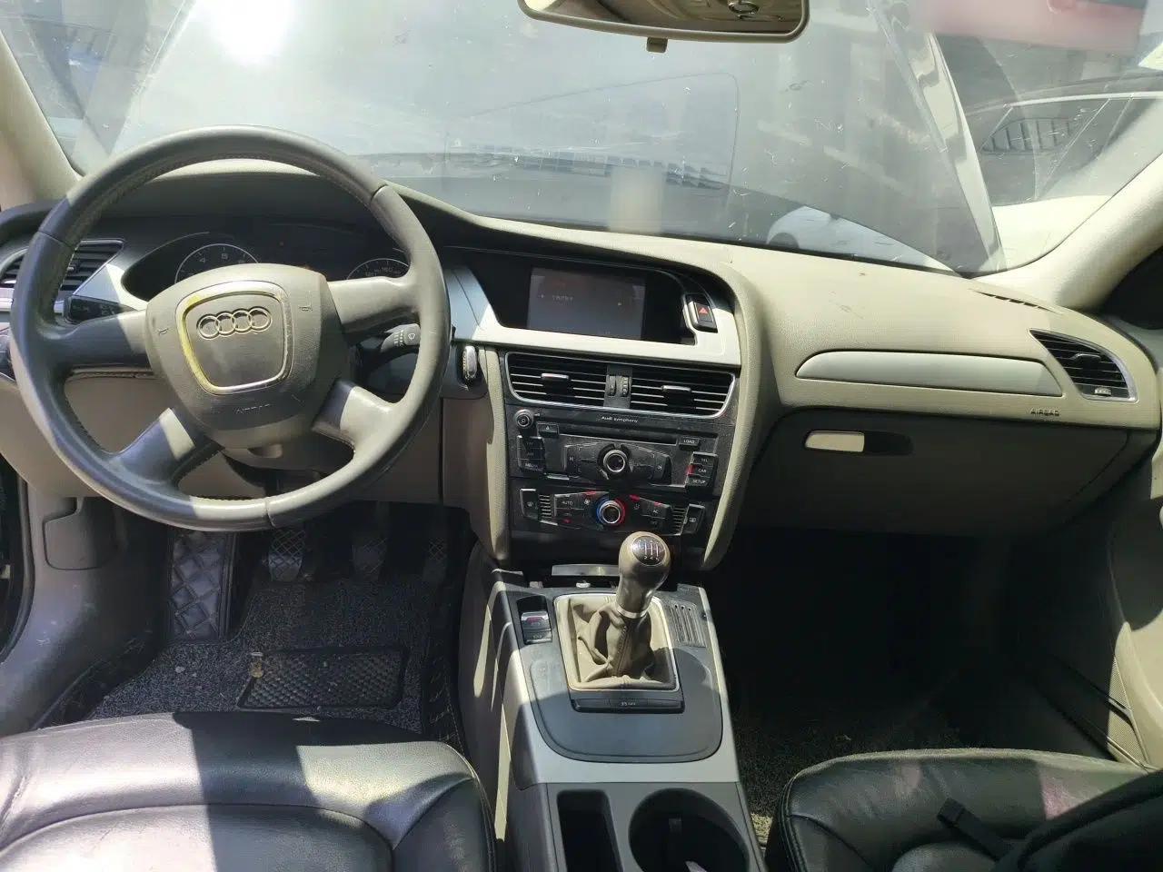 Audi A4L 2012 1.8 TFSI Manual Comfort Model — миниатюра 9