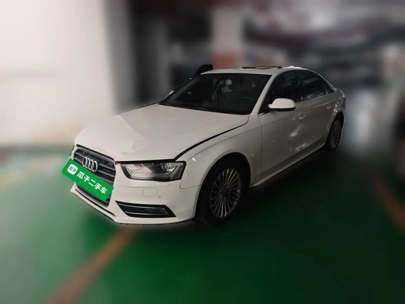 Audi A4L 2015 35 TFSI Automatic Comfort Model — миниатюра 1
