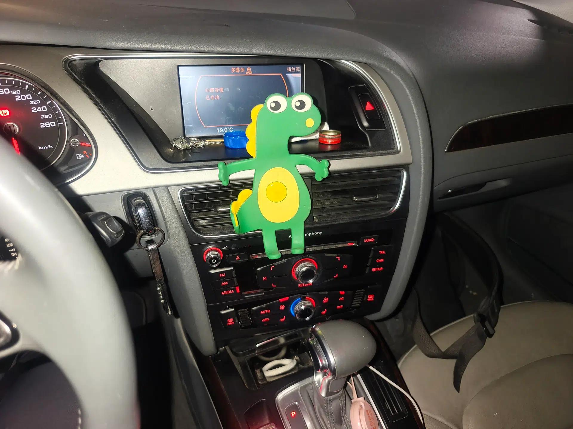 Audi A4L 2013 35 TFSI Automatic Comfort Model — миниатюра 13