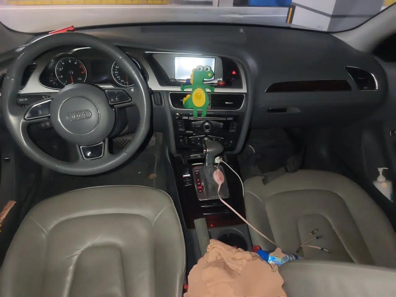 Audi A4L 2013 35 TFSI Automatic Comfort Model — миниатюра 9