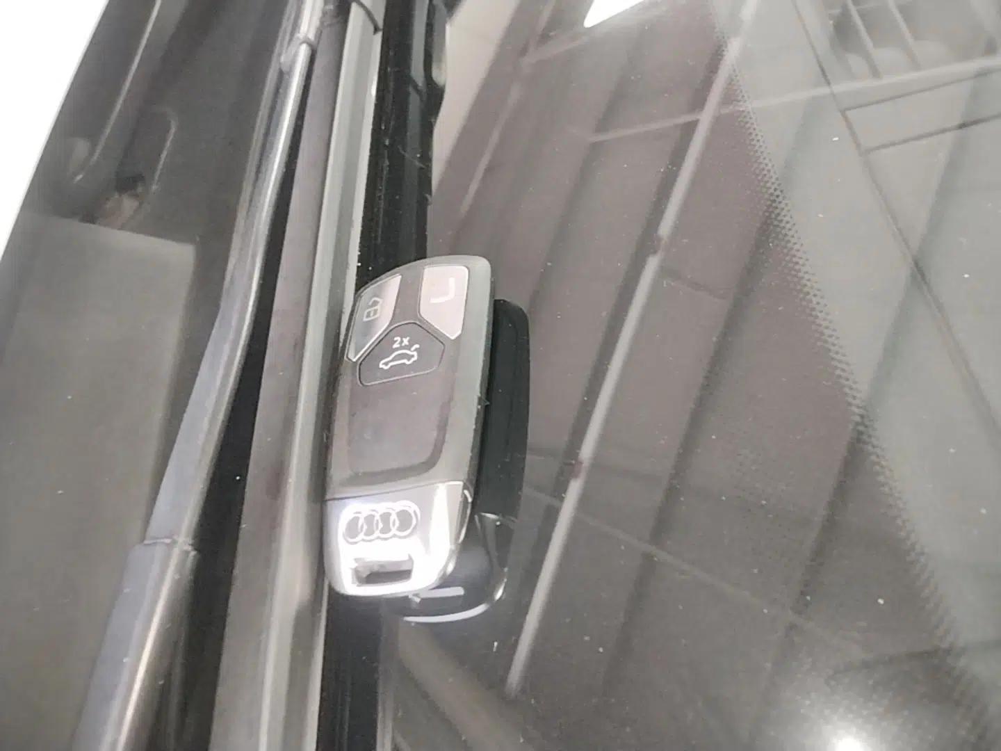 Audi A4L 2022 40 TFSI Stylish and Elegant Edition — миниатюра 28
