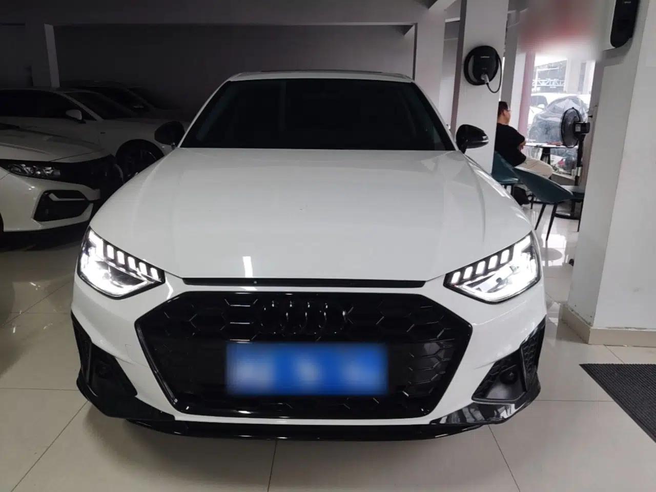 Audi A4L 2022 40 TFSI Luxury Dynamic Model — миниатюра 2