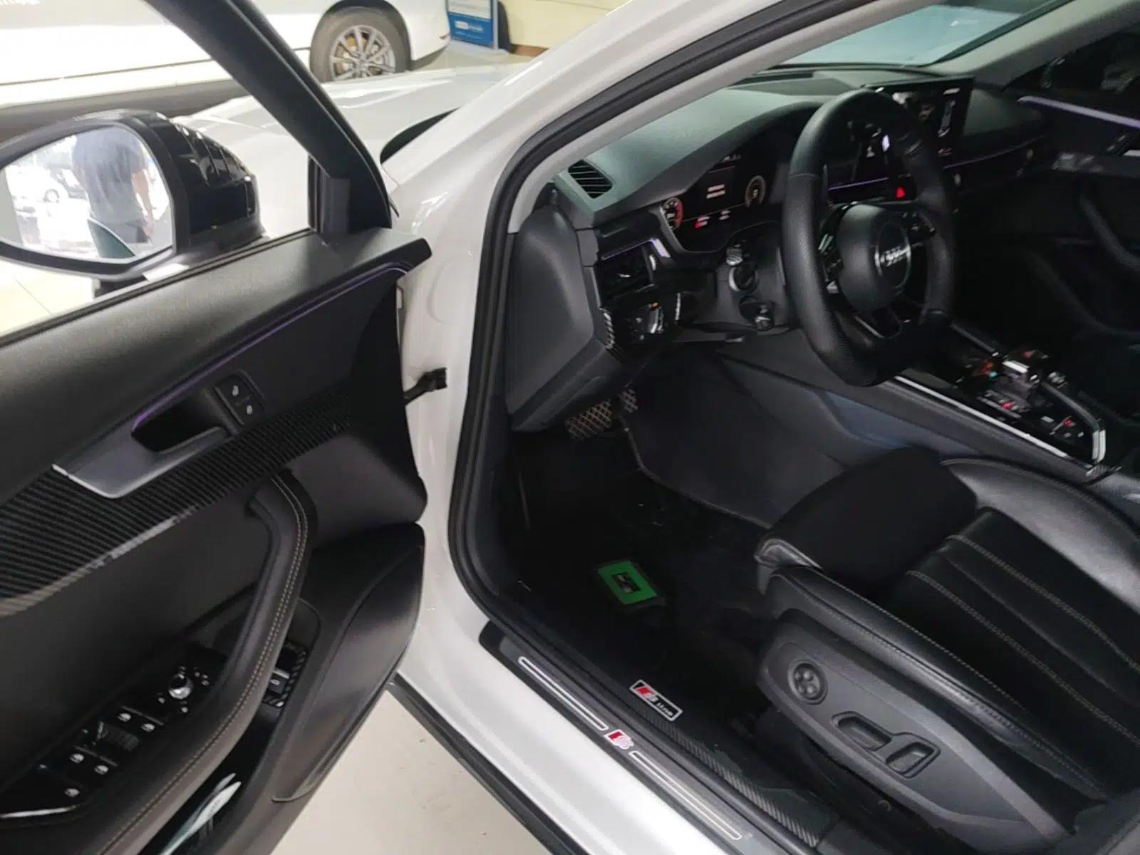 Audi A4L 2022 40 TFSI Luxury Dynamic Model — миниатюра 18