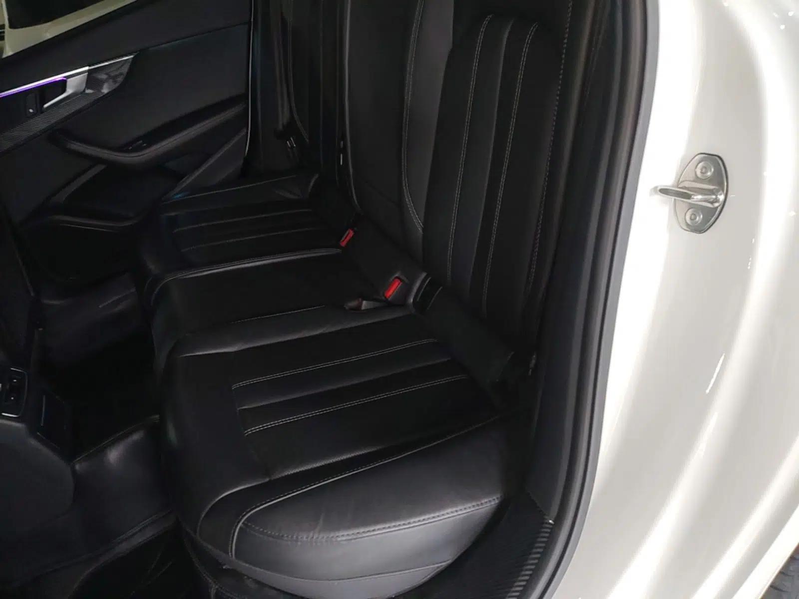 Audi A4L 2022 40 TFSI Luxury Dynamic Model — миниатюра 20