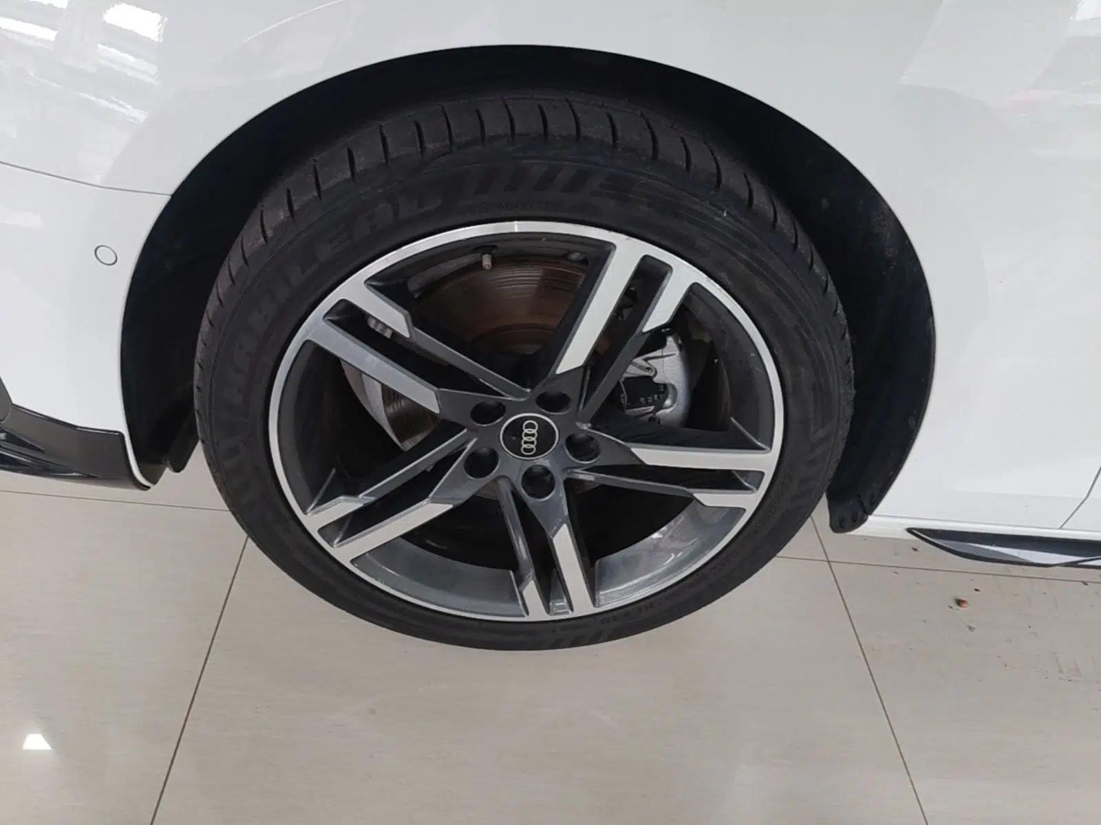 Audi A4L 2022 40 TFSI Luxury Dynamic Model — миниатюра 10