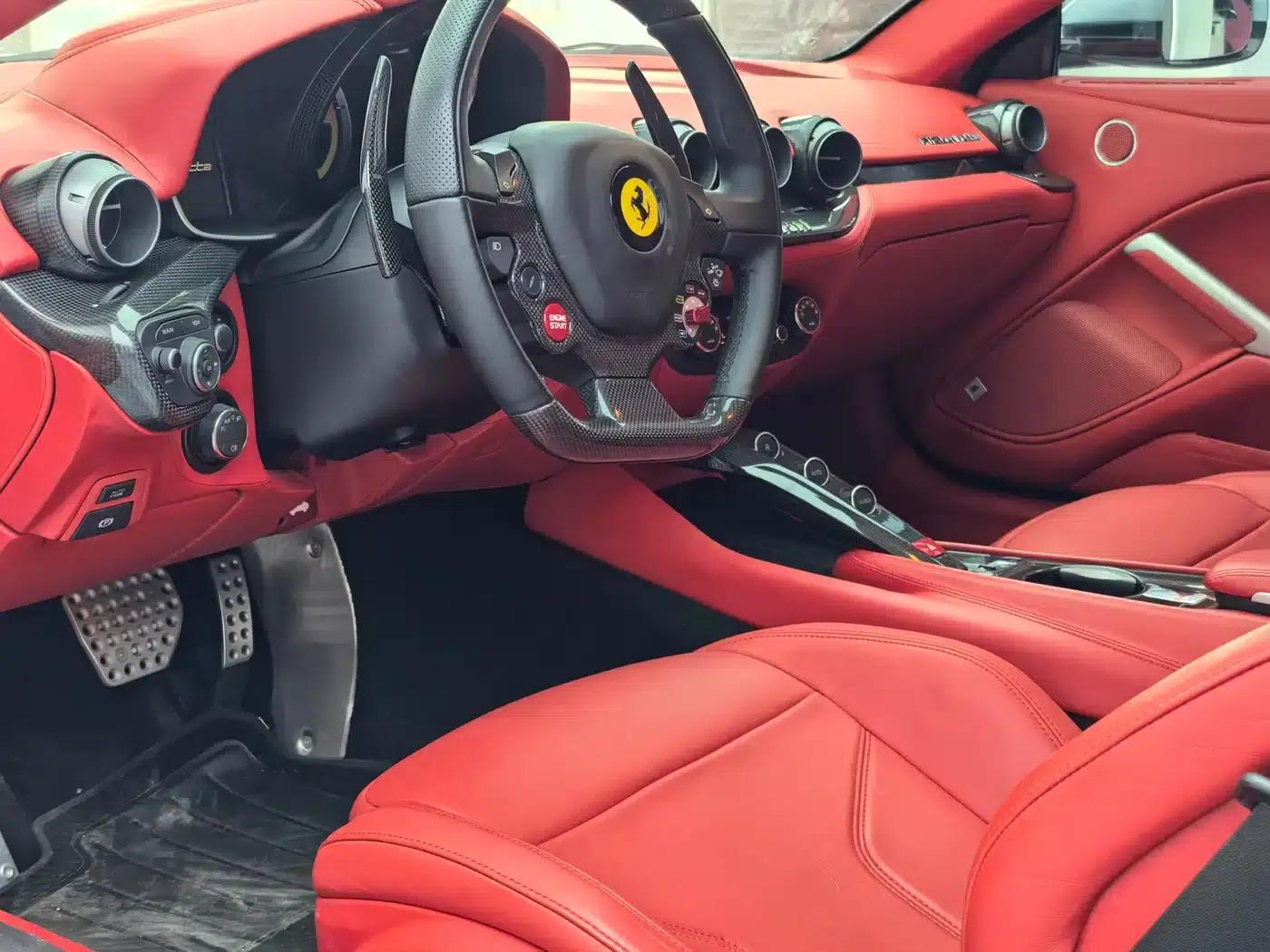 2013 F12berlinetta 6.3L Standard Model — миниатюра 11