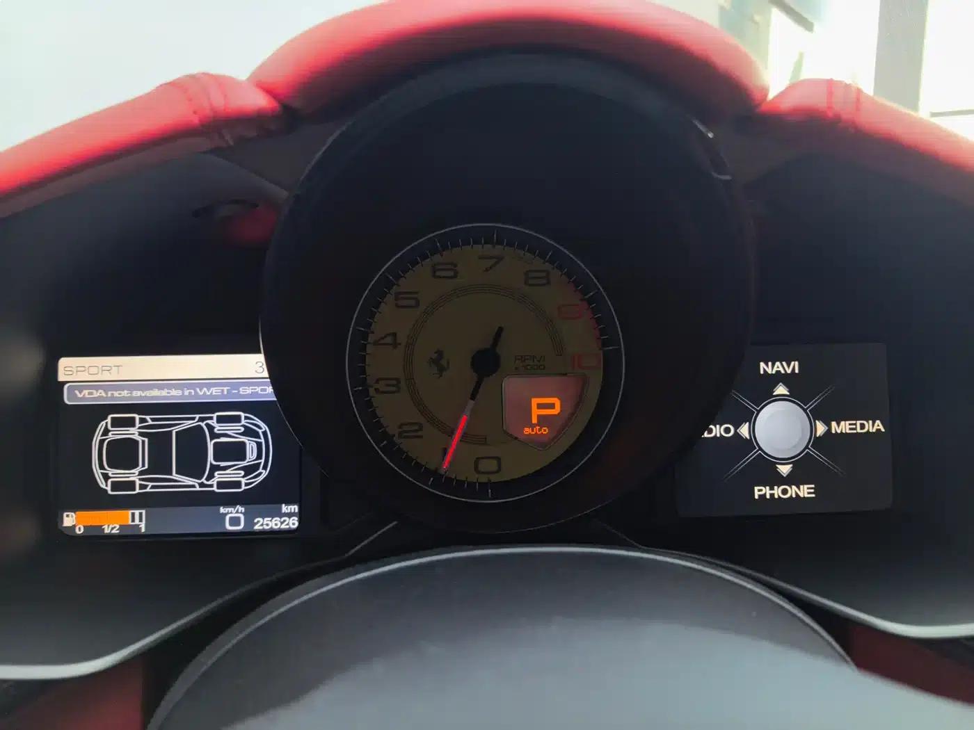 2013 F12berlinetta 6.3L Standard Model — миниатюра 13