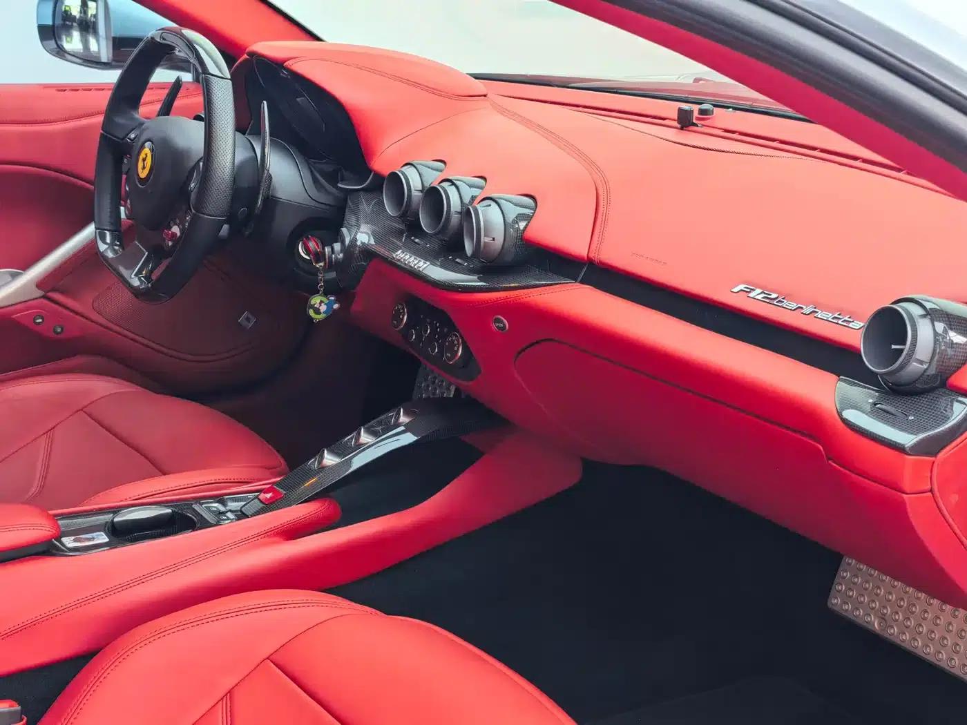 2013 F12berlinetta 6.3L Standard Model — миниатюра 9