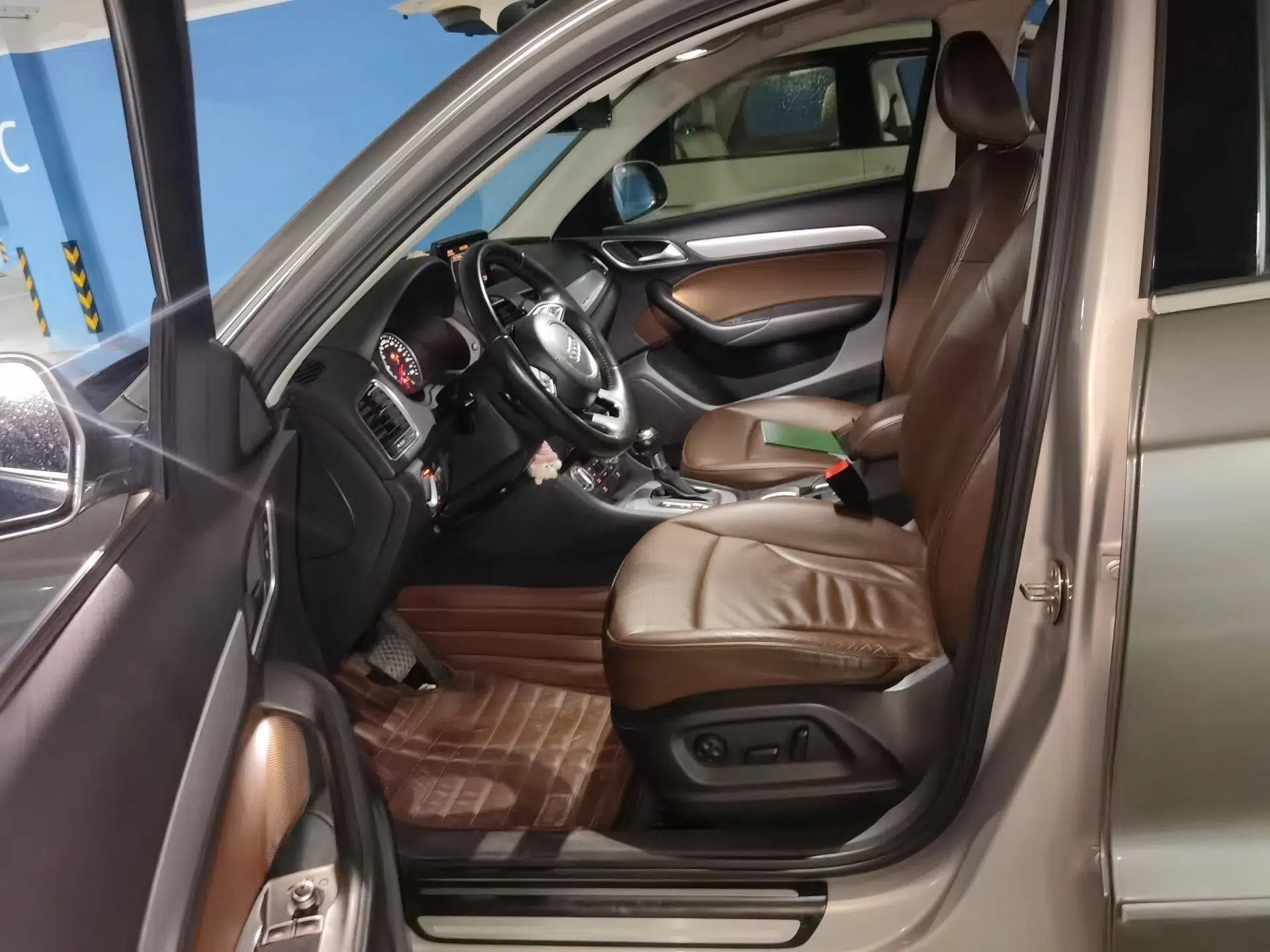 Audi Q3 2012 35 TFSI quattro Comfort Model — миниатюра 15