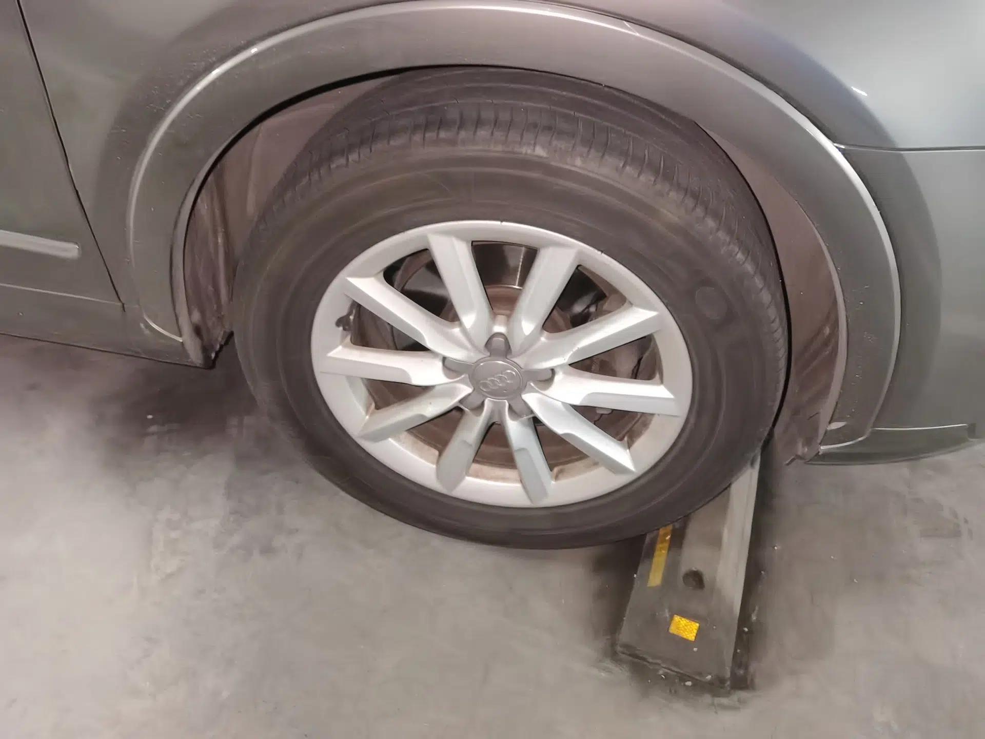 Audi Q3 2012 35 TFSI quattro Comfort Model — миниатюра 8