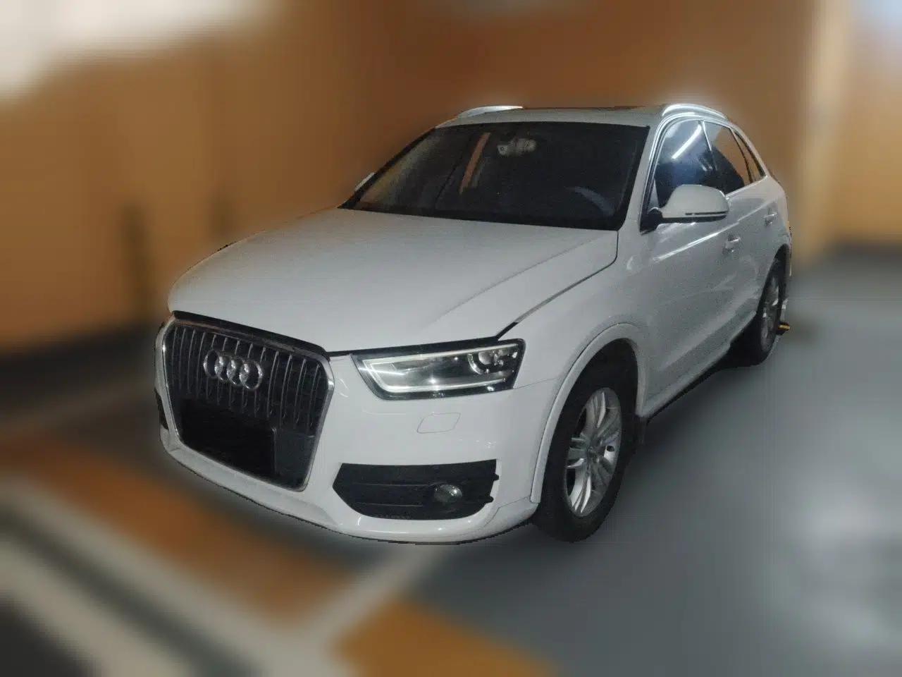Audi Q3 2015 35 TFSI Comfort Model — миниатюра 1