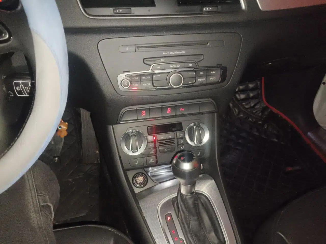 Audi Q3 2015 35 TFSI Comfort Model — миниатюра 13