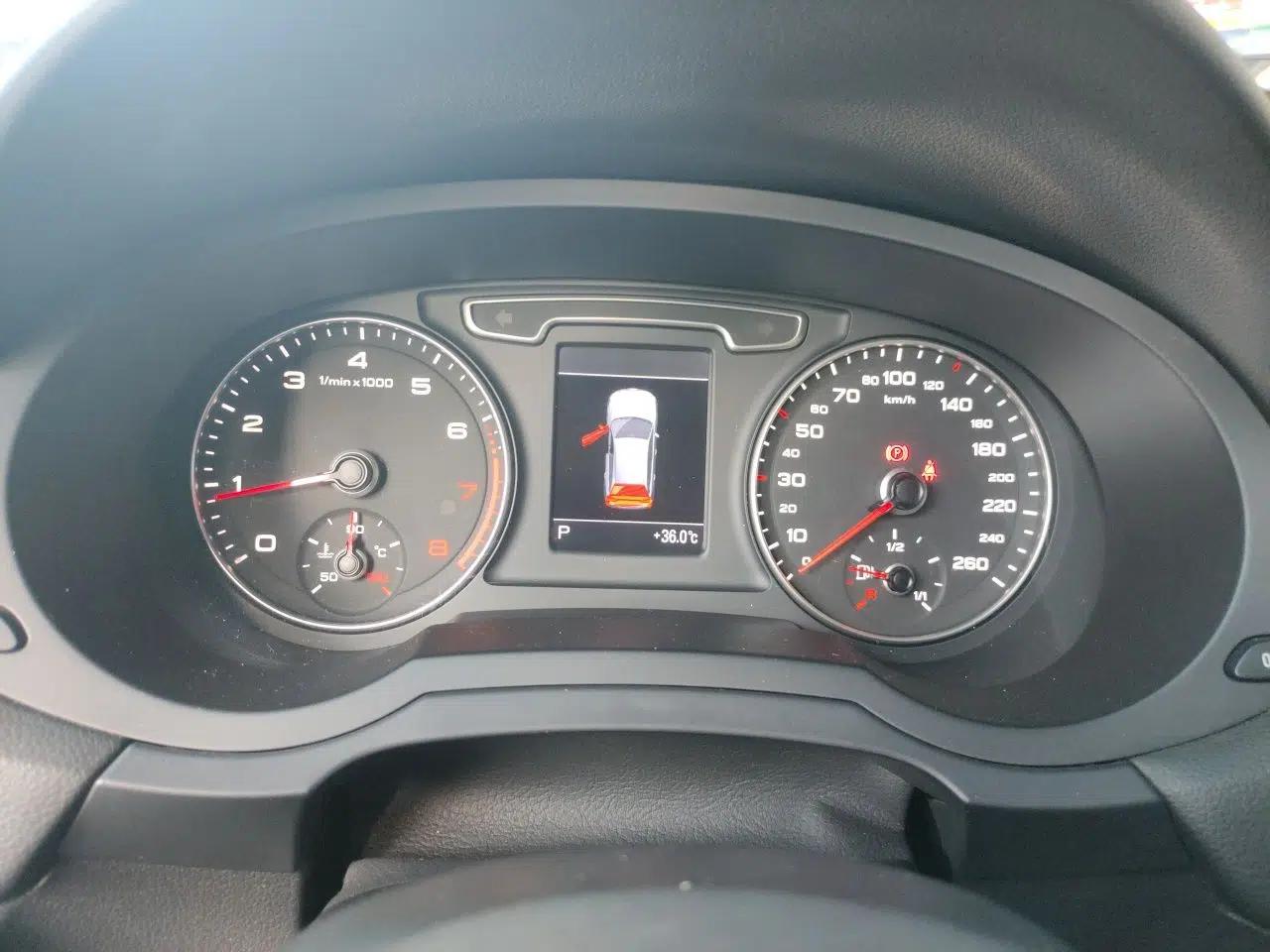 Audi Q3 2013 35 TFSI quattro Comfort Model — миниатюра 11