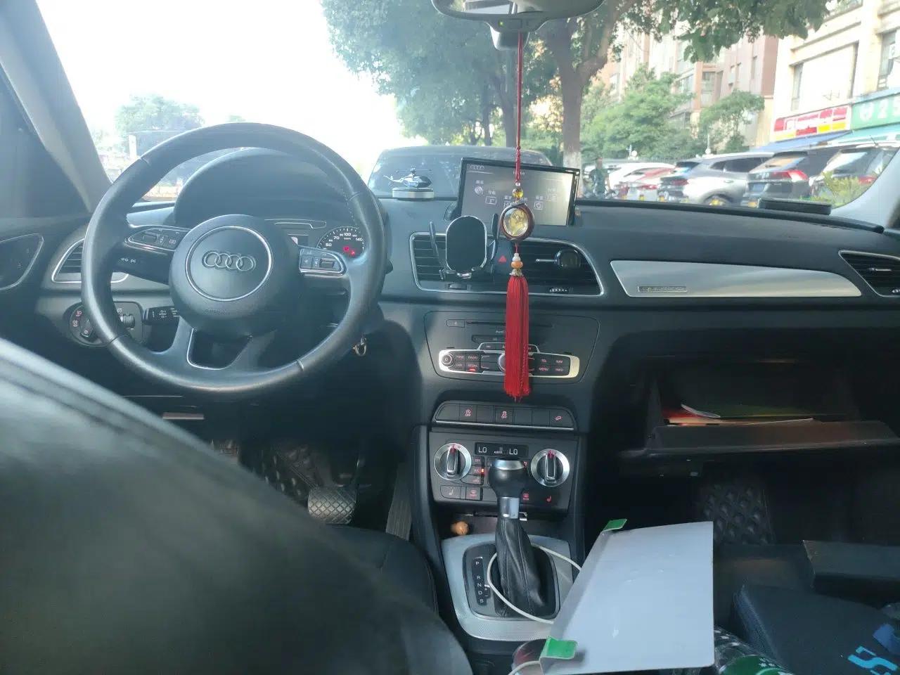Audi Q3 2013 35 TFSI quattro Comfort Model — миниатюра 13