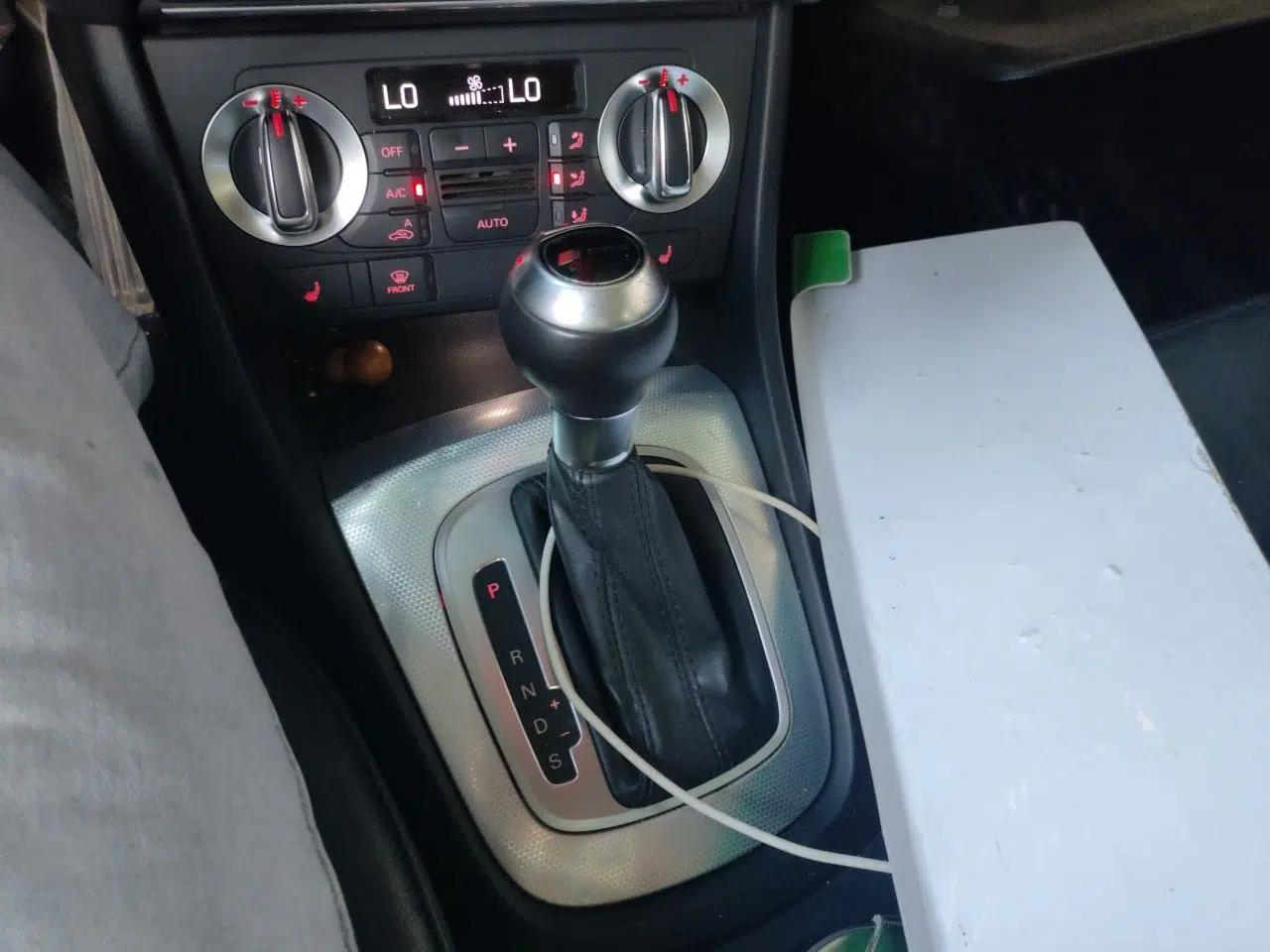 Audi Q3 2013 35 TFSI quattro Comfort Model — миниатюра 14