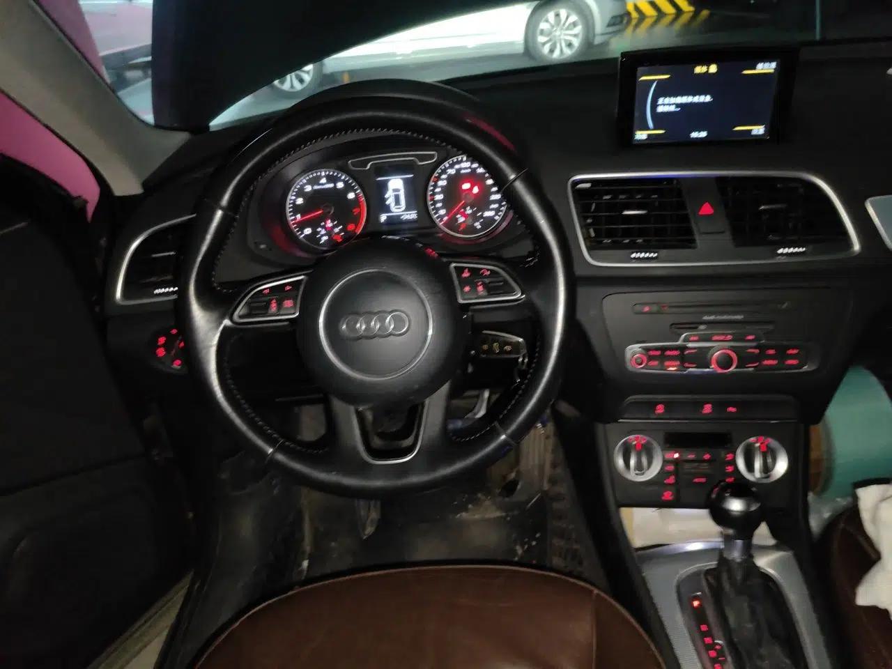 Audi Q3 2015 30 TFSI Comfort Model — миниатюра 10