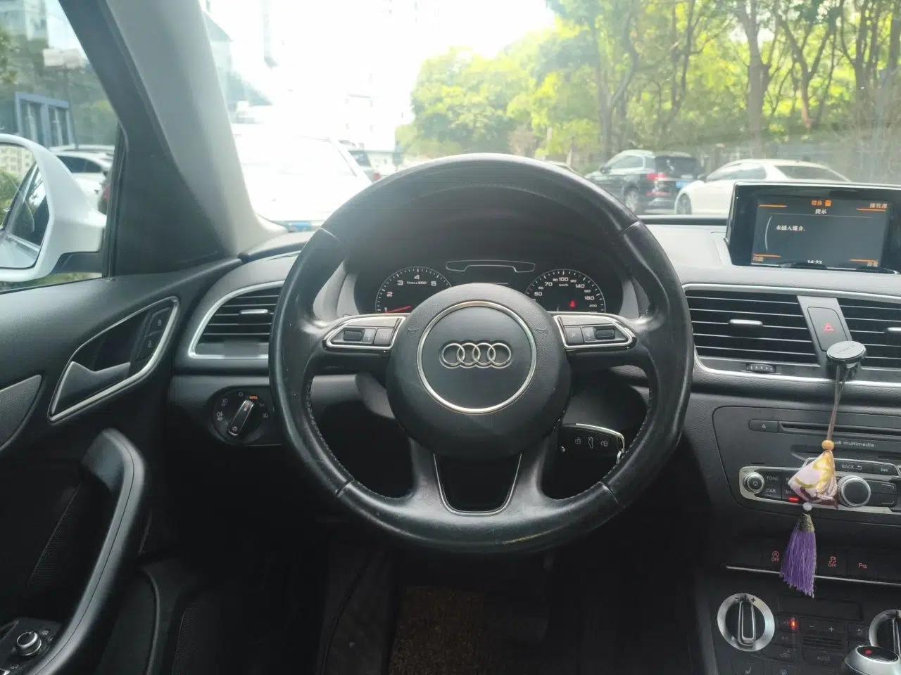 Audi Q3 2015 35 TFSI Comfort Model — миниатюра 10
